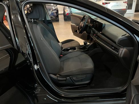 Used 2025 Kia K4 FWD image 35