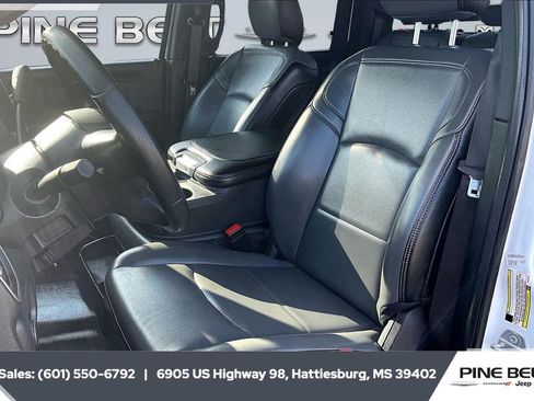 Used 2023 RAM 5500 Tradesman w/ Chrome Appearance Group image 18