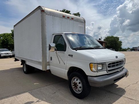 Used 1998 Ford E-350 and Econoline 350 RWD image 3