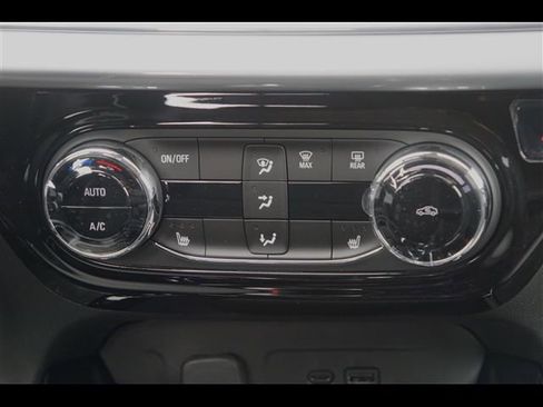 New 2026 Chevrolet Trax LT w/ LT Convenience Package FWD image 10