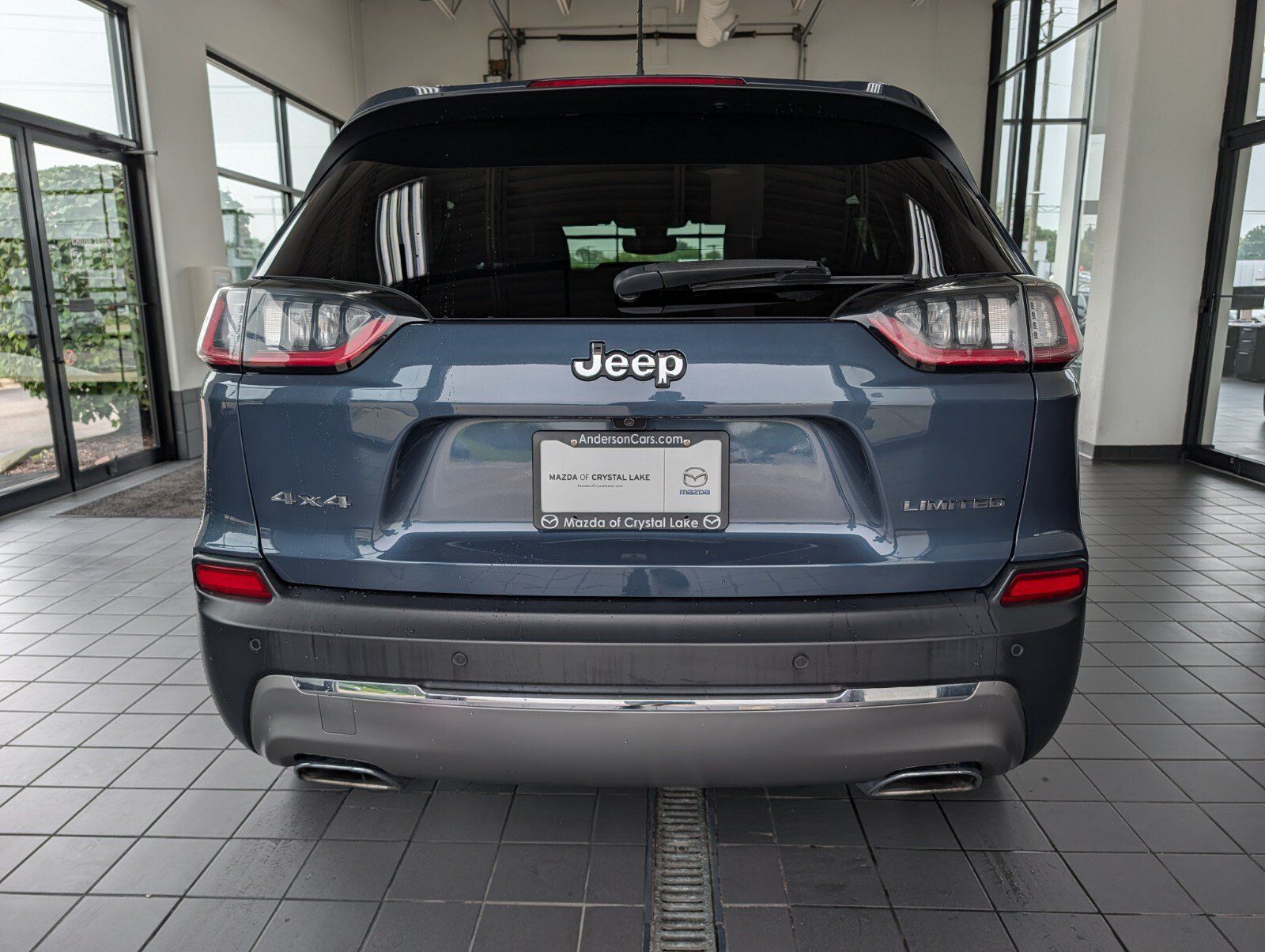 Used 2019 Jeep Cherokee Limited AWD/4WD image 3