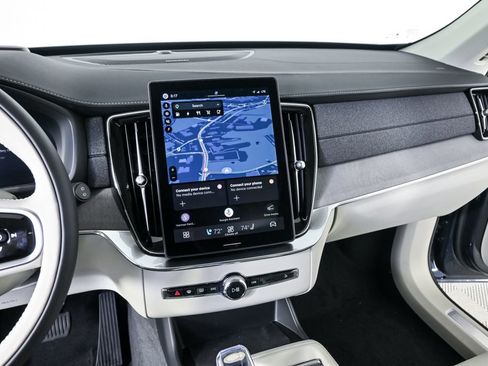 New 2026 Volvo XC90 T8 Ultra w/ Protection Package Premier AWD/4WD image 13
