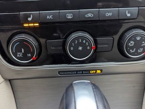 Used 2015 Volkswagen Passat 1.8T SE image 36