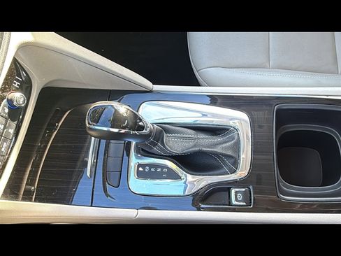 Used 2018 Buick Regal Essence w/ Driver Confidence Package #1 image 22