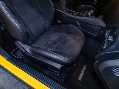 Used 2017 Dodge Challenger R/T Scat Pack w/ Leather Interior Group RWD image 33