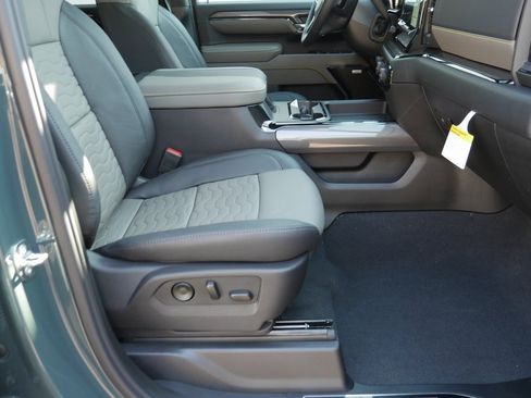 New 2026 Chevrolet Silverado 2500 ZR2 image 23