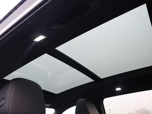 New 2026 Volkswagen Tiguan SE R-Line image 10