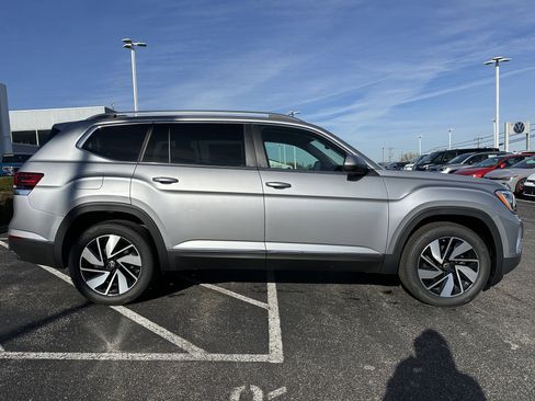 New 2026 Volkswagen Atlas SEL image 8