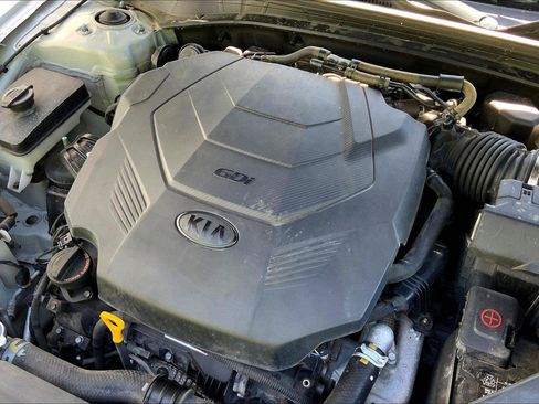 Used 2018 Kia Cadenza Premium w/ Luxury Package FWD image 33