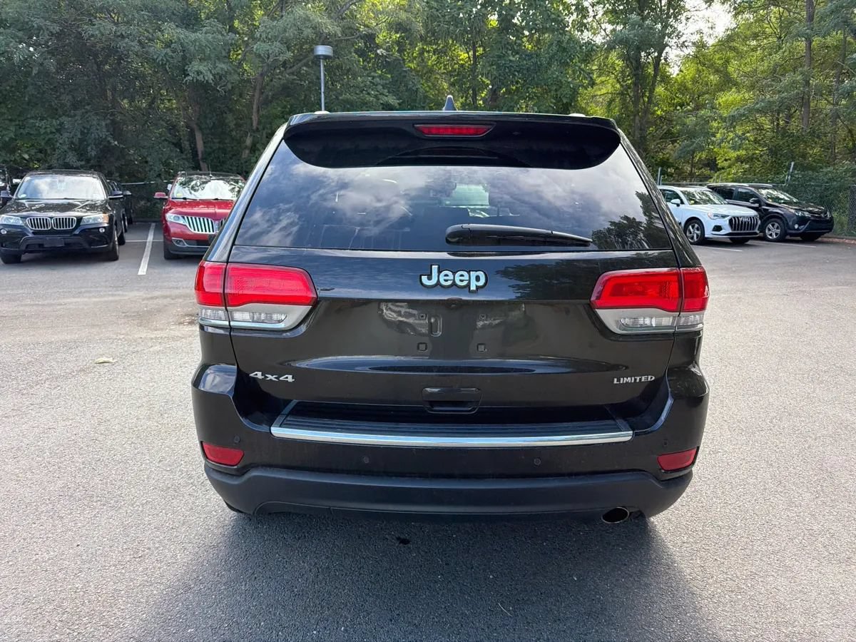 Used 2017 Jeep Grand Cherokee Limited AWD/4WD image 3