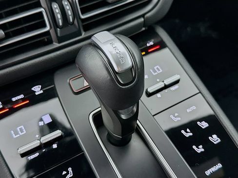 Certified 2024 Porsche Macan GTS AWD/4WD image 19