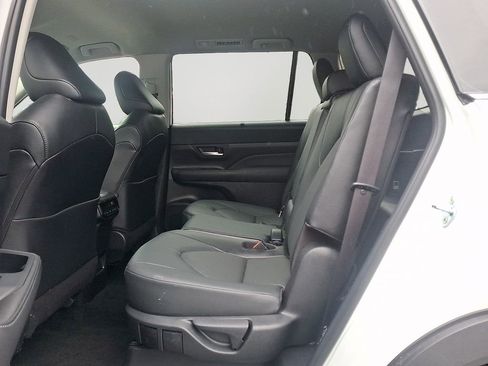 Used 2026 Toyota Grand Highlander LE image 8