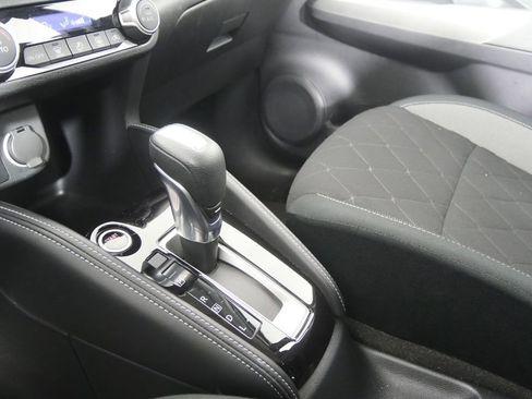 Used 2020 Nissan Kicks SV image 19