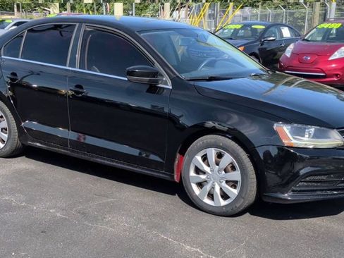 Used 2017 Volkswagen Jetta S FWD image 2