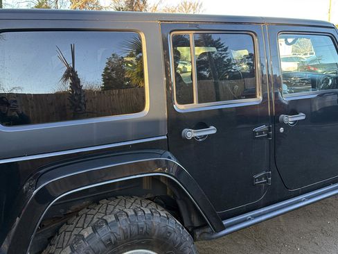 Used 2014 Jeep Wrangler Unlimited Rubicon image 13