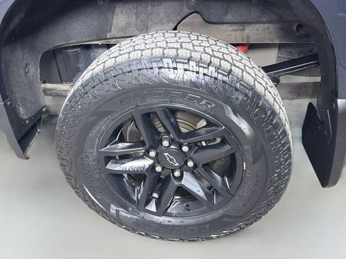 Used 2019 Chevrolet Silverado 1500 LT Trail Boss AWD/4WD image 28