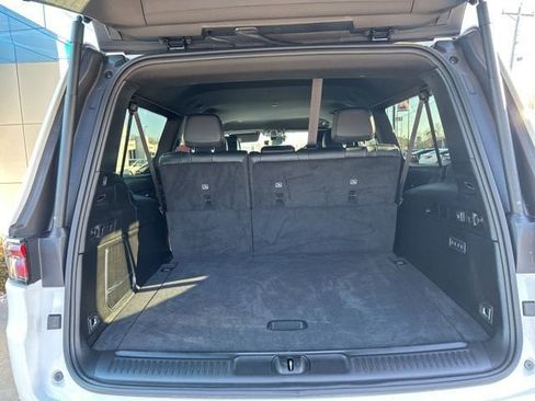 Used 2023 Jeep Wagoneer L Series II image 8