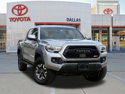 Used 2019 Toyota Tacoma TRD Off-Road AWD/4WD image 1