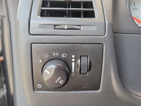 Used 2009 Dodge Challenger SRT8 RWD image 17