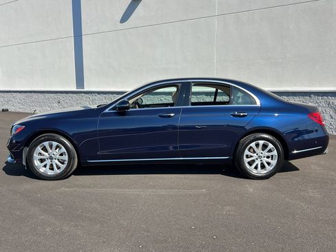 Used 2019 Mercedes-Benz E 300 4MATIC image 4