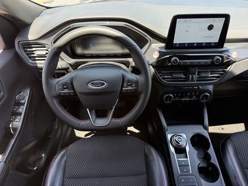 Used 2025 Ford Escape ST-Line FWD image 9