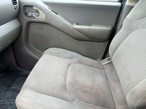 Used 2012 Nissan Frontier SV AWD/4WD image 20