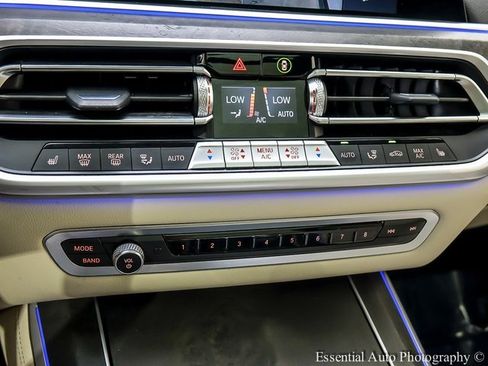 Used 2022 BMW X5 xDrive40i w/ Climate Comfort Package image 17