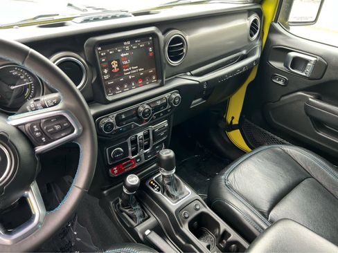Used 2023 Jeep Wrangler Unlimited Rubicon 4xe w/ Safety Group AWD/4WD image 35