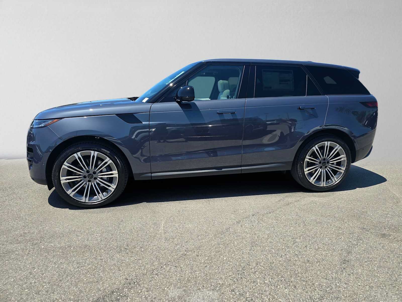 New 2026 Land Rover Range Rover Sport SE AWD/4WD image 2