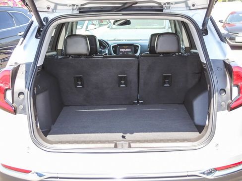 Used 2022 GMC Terrain SLT image 24