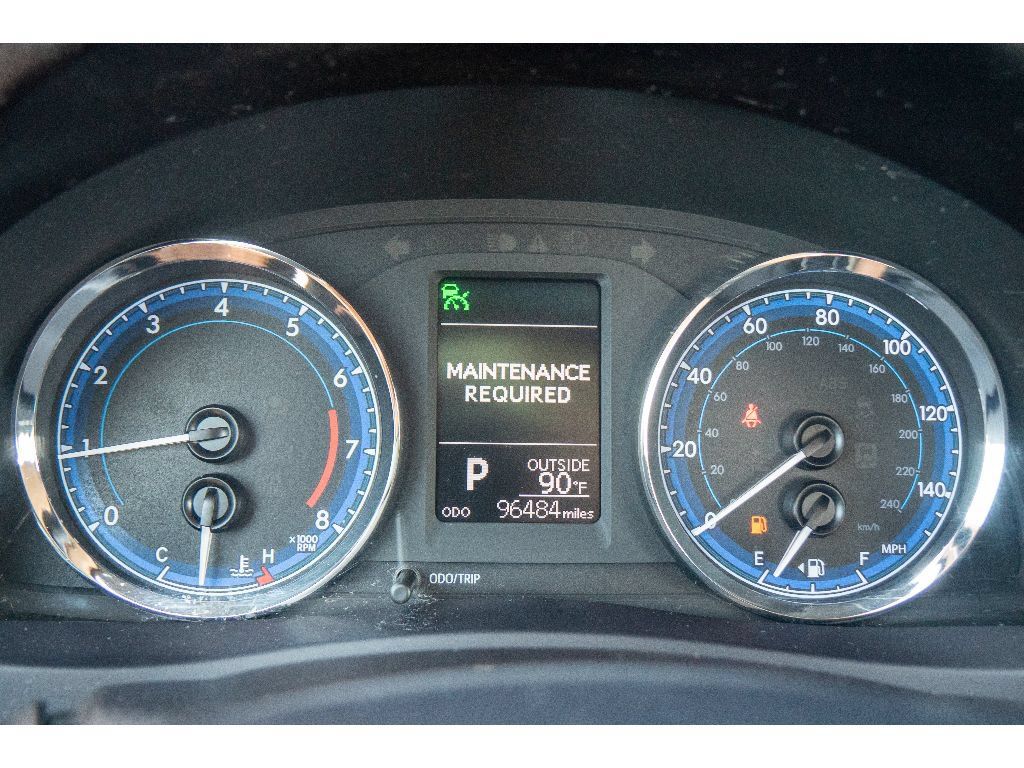 Used 2018 Toyota Corolla LE FWD image 22