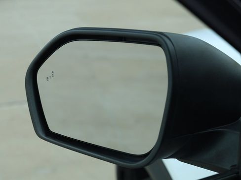Used 2025 Ford Explorer Active RWD image 10