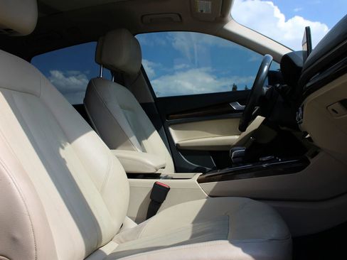 Used 2020 Audi Q5 2.0T Premium image 13