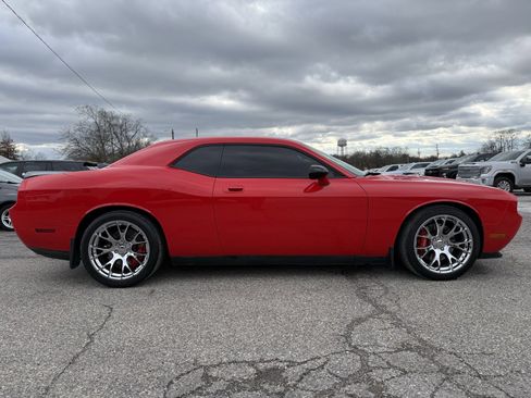 Used 2009 Dodge Challenger SRT8 image 9