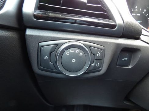 Used 2016 Ford Fusion SE w/ Equipment Group 201A FWD image 24