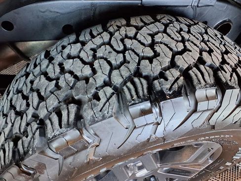 Used 2020 Ford Ranger XLT w/ Equipment Group 301A Mid image 9