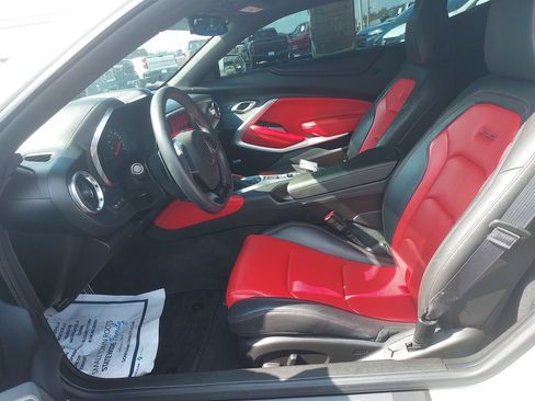 Used 2017 Chevrolet Camaro SS RWD image 13