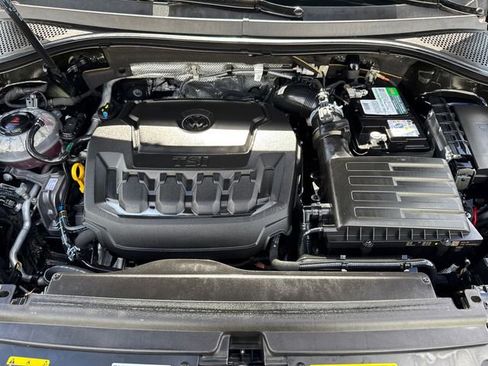 Used 2023 Volkswagen Tiguan SE image 10