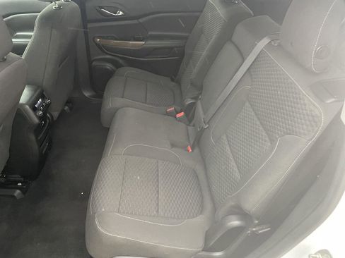 Used 2017 GMC Acadia SLE image 22