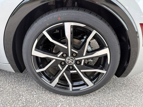 New 2026 Toyota Prius Plug-In Hybrid FWD image 18
