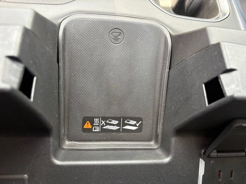 Used 2022 Chevrolet Silverado 1500 LT Trail Boss w/ LT Trail Boss Premium Package AWD/4WD image 28