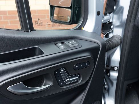 Used 2025 Mercedes-Benz Sprinter 2500 image 6