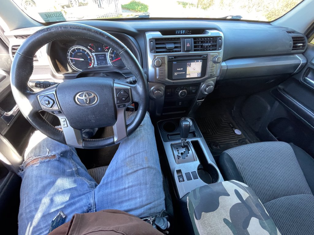 Used 2016 Toyota 4Runner SR5 AWD/4WD image 4