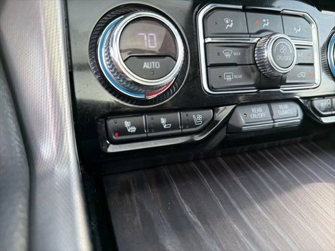 Used 2021 GMC Yukon Denali w/ Denali Premium Package image 21