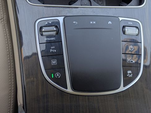 Used 2022 Mercedes-Benz GLC 300 4MATIC image 26