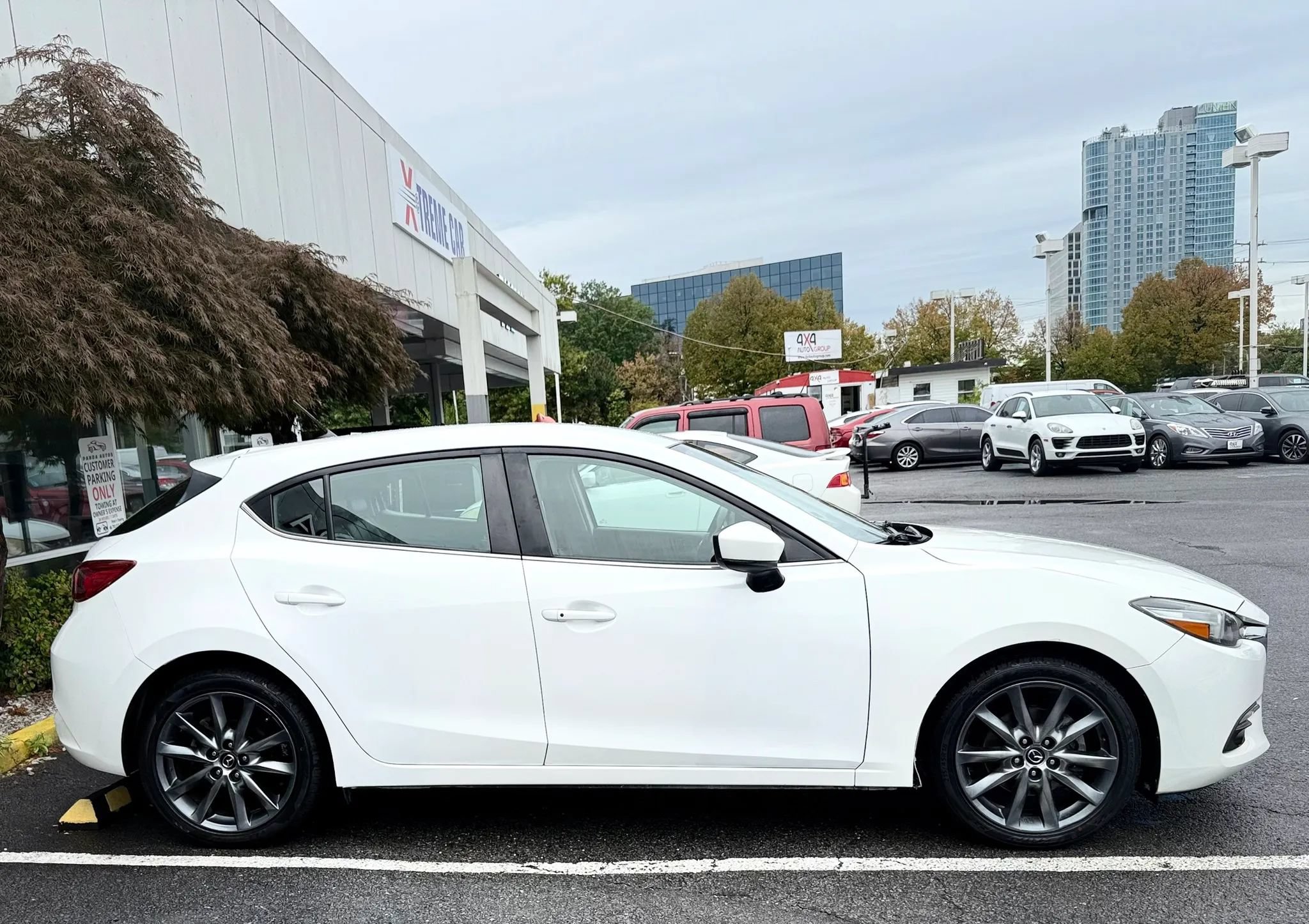 Used 2018 MAZDA MAZDA3 Touring FWD image 8