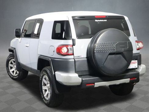 Used 2014 Toyota FJ Cruiser 4WD w/ Upgrade Package image 8