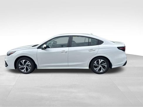 Used 2025 Subaru Legacy Premium w/ Popular Package #1A AWD/4WD image 2