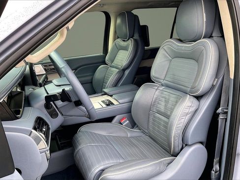 Used 2020 Lincoln Navigator L Black Label w/ Cargo Convenience Package image 25