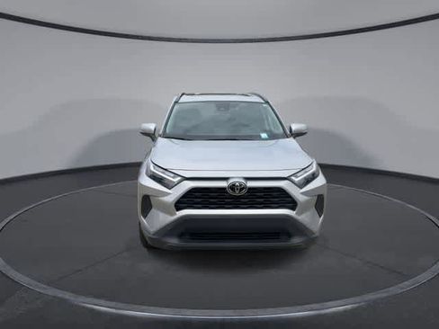 Used 2022 Toyota RAV4 XLE w/ Convenience Package FWD image 3